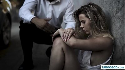 Страшні історії: бездомна дівчинка-підліток